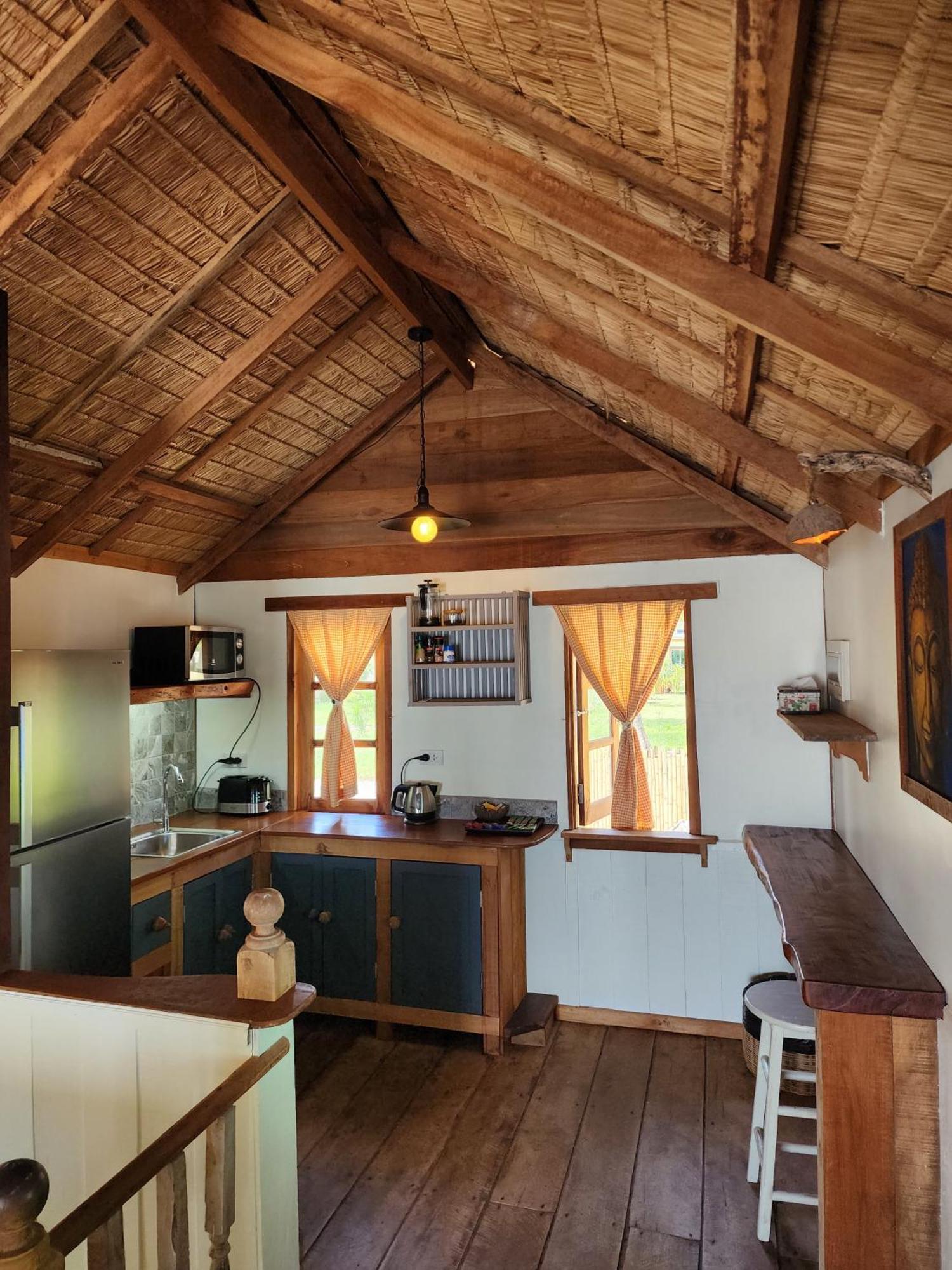 Castaway Beach Bungalows Szrithanu Kültér fotó